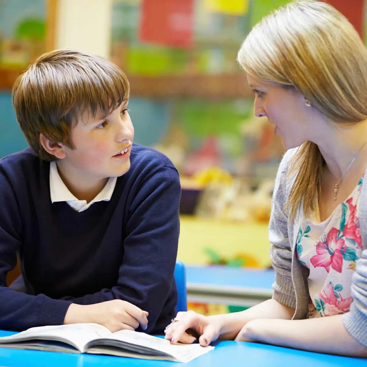 Взрослый ученик. Фото взрослых школьников. Pupil. Teacher and pupil.