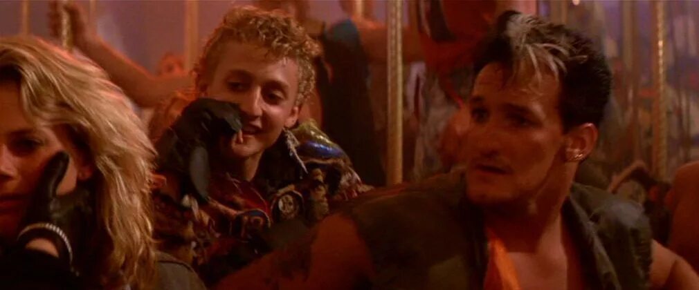 Lost boys trippie. Кифер сазерленд пропащие ребята. The lost boys 1987. Lost boys trippie. The lost boy.