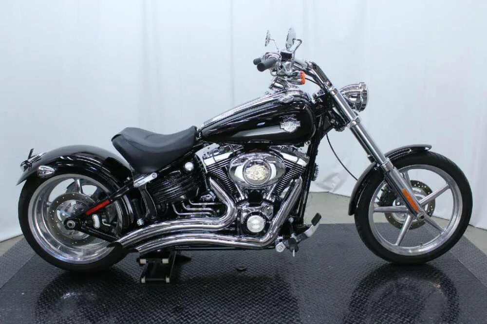 Harley davidson softail rocker c. Harley davidson rocker c. Харлей рокер. Харлей рокер. Harley davidson rocker c fxcwc.