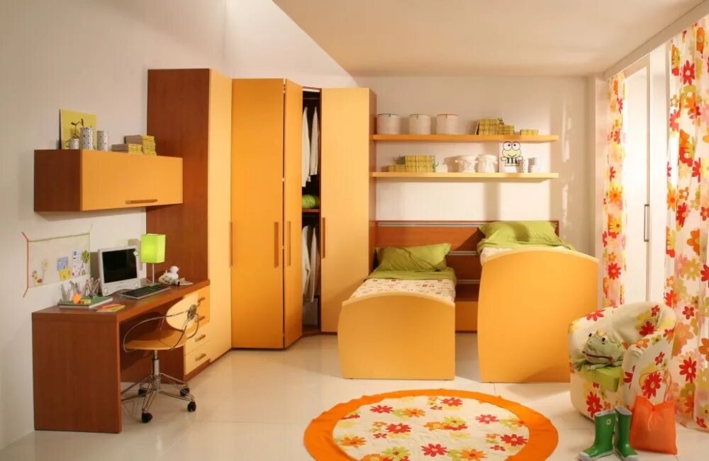 Детские комнаты для двоих. Детская комната расстановка мебели. Планировка детской комнаты. Небольшая детская комната для двоих. Мебель для детской комнаты для двоих