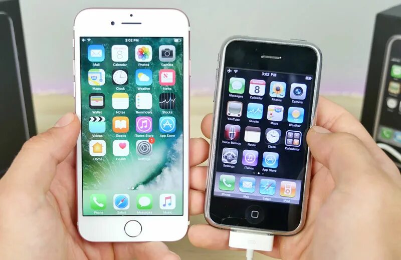 Обновление 17.4 айфон стоит ли. Айфон 2g. Iphone 2g vs iphone 7. Iphone 2. Iphone 1g vs iphone 2g.
