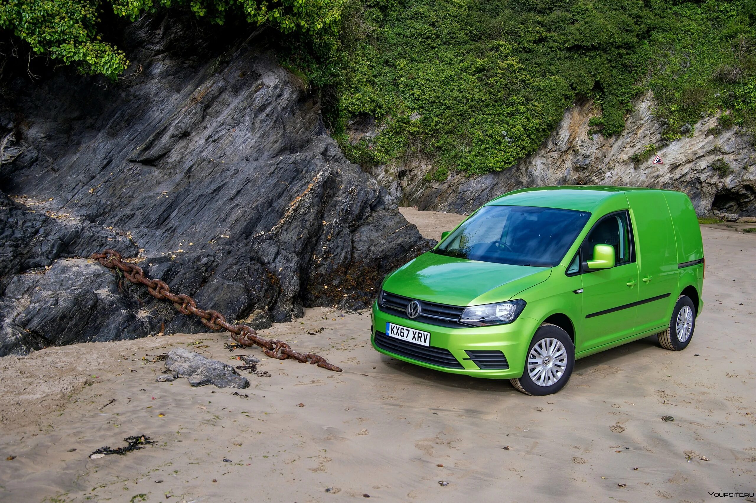 Vw caddy. Vw caddy 2019. фольксваген кадди зеленый. фольксваген кадди салатовый. автомобиль volkswagen caddy trendline.