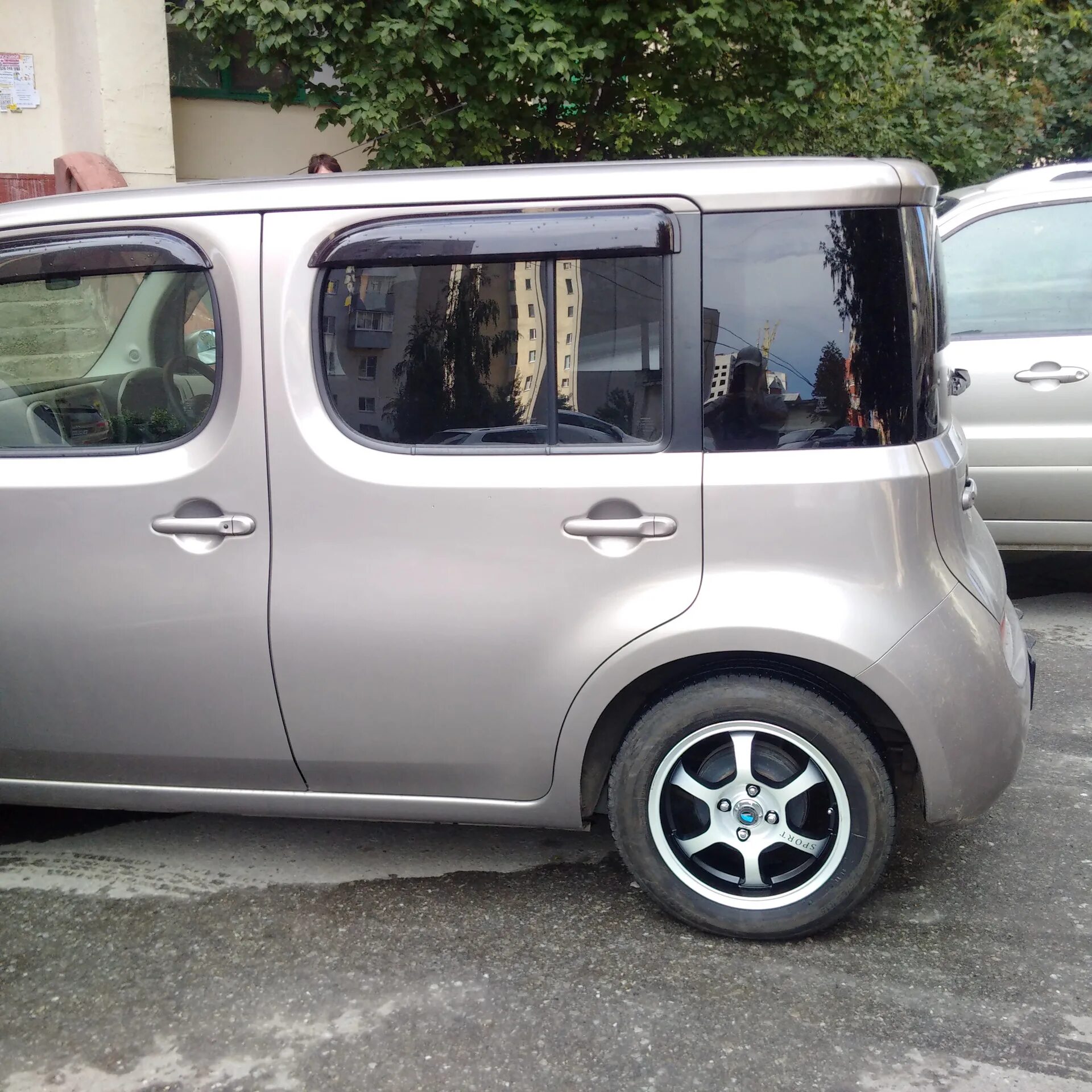 Колеса cube. Nissan Cube r15. Nissan Cube диски. Ниссан куб диски р 17. Nissan Cube 16 диски.