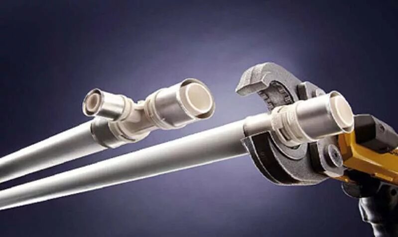 сантехнические соединения водопроводных труб пластик. фитинги для труб. труба 63х3. труба полипропиленовая ppr 110 мм. пайка канализационных труб 3500мм.