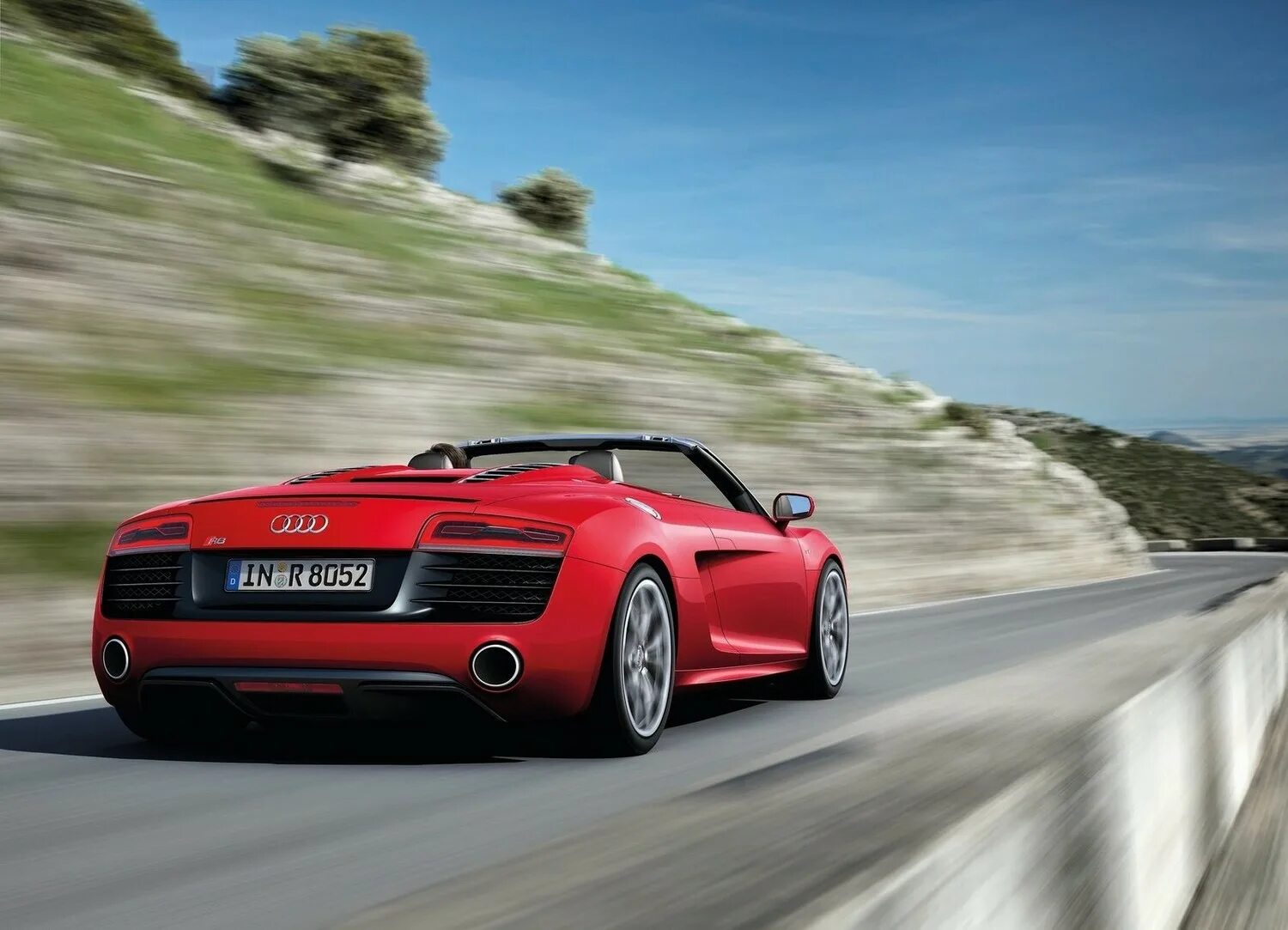 Р8 спайдер. Ауди р8. Ауди р8 красная. Audi r8 Roadster. Audi r8 v10 gt Spyder.