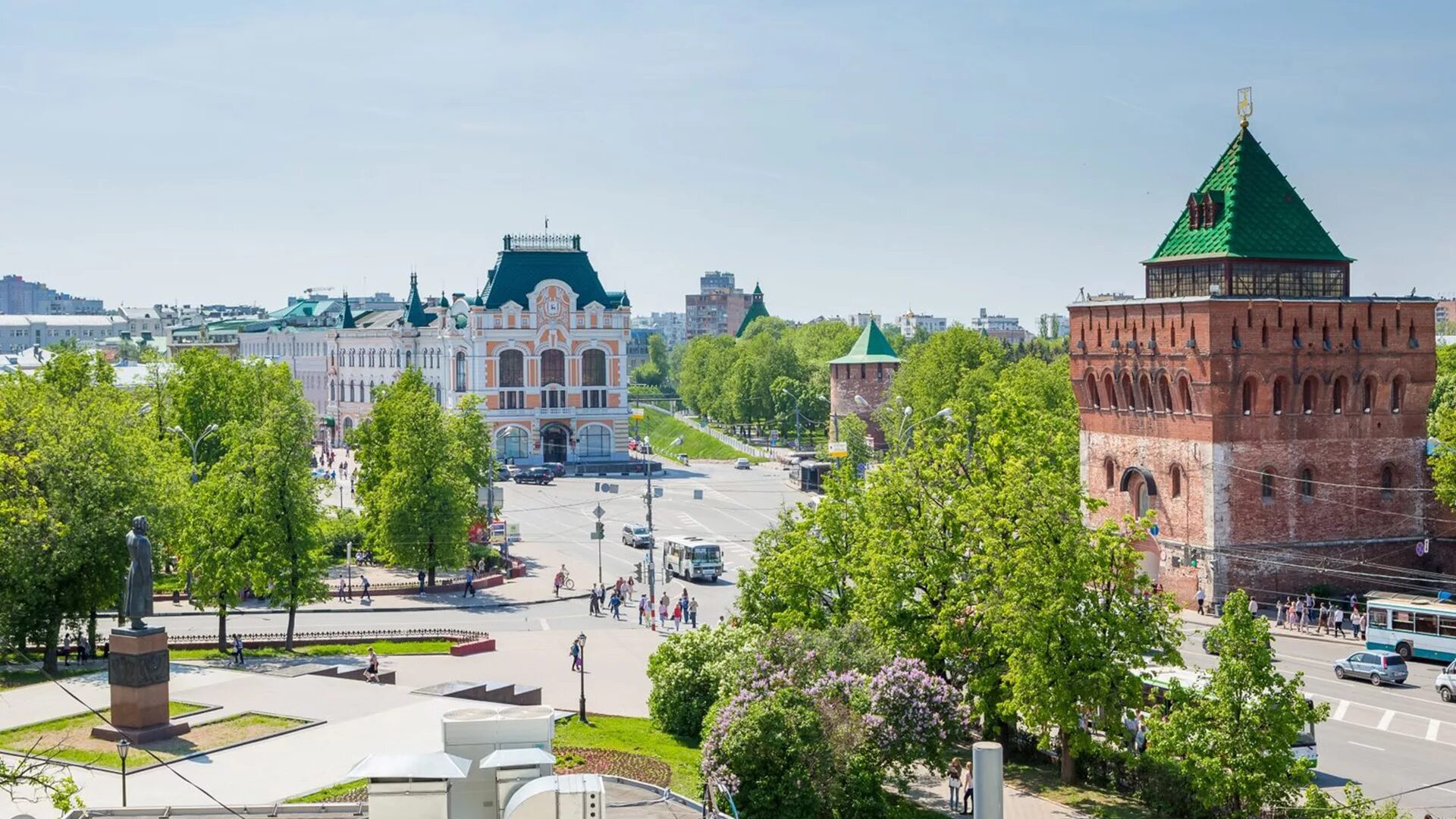 Вакансии дня в нижний новгород. Площадь Минина Нижний Новгород. Площадь площадь Минина и Пожарского Нижний Новгород. Нижний Новгород площадминина и Пожарского. Нижний Новгород Кремль площадь Минина.