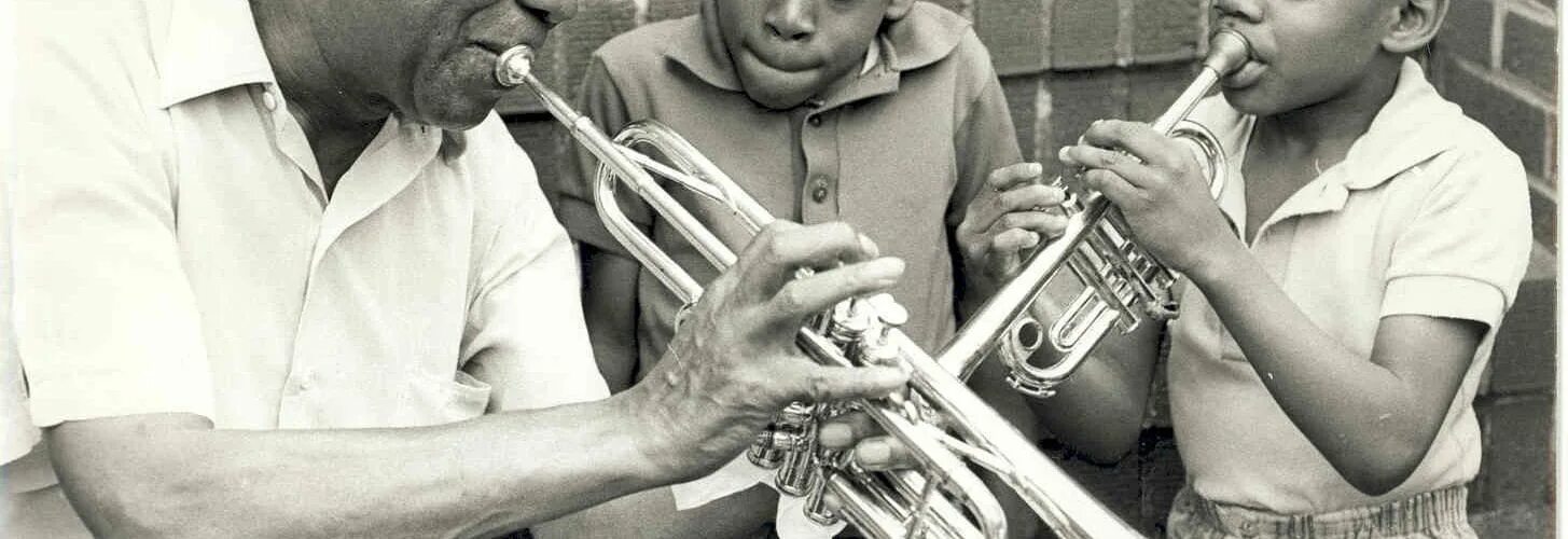 Новый Орлеан столица джаза. Jazz новый Орлеан Армстронг. Louis Armstrong House. Внук Луи Армстронга.