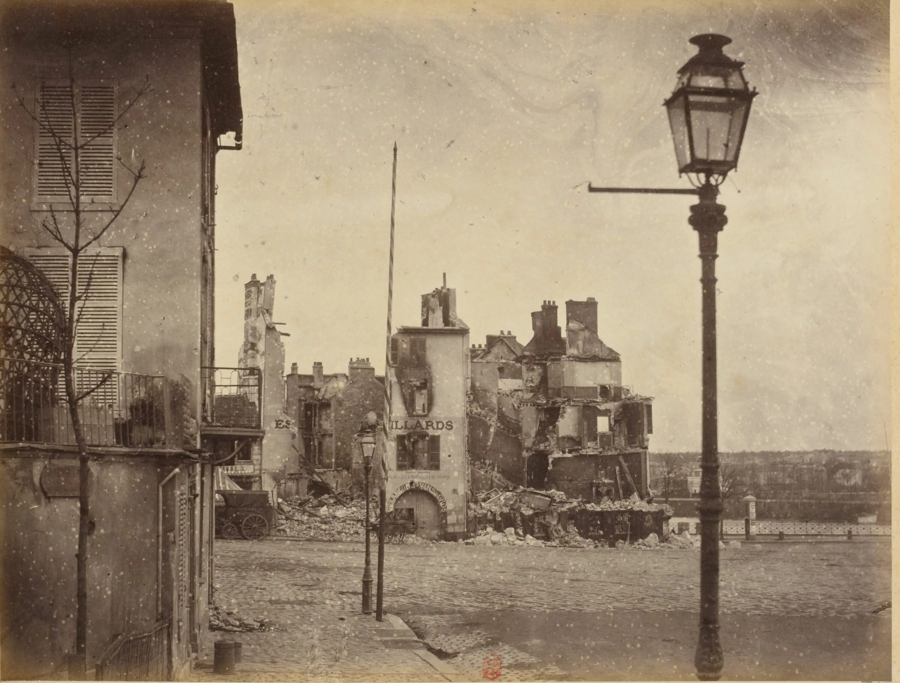 Париж разрушила. Бомбардировка парижа 1870. париж 1870 год. разрушенный париж 1871. париж фото 1870-1871.