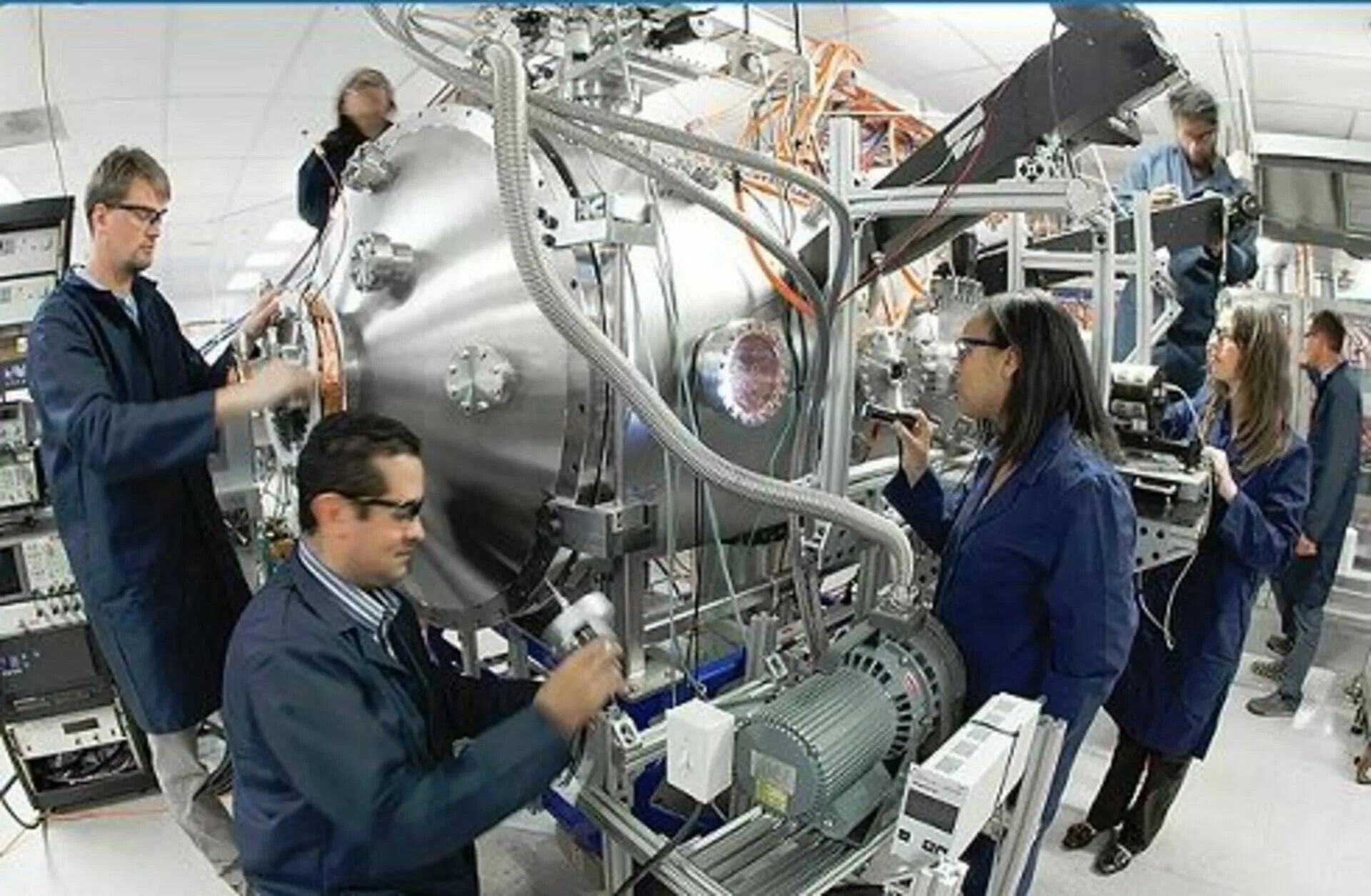 Профессии космической отрасли. Термоядерный реактор Lockheed Martin. Космические технологии.