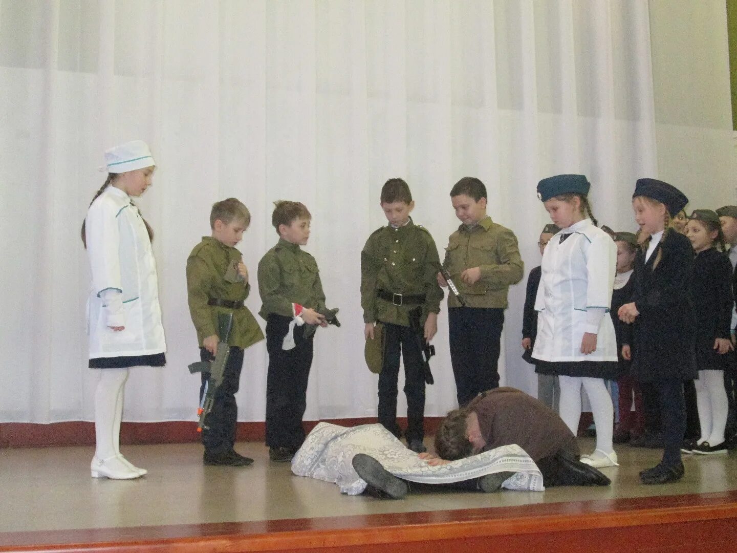 Смотр инсценированной военно-патриотической песни. Конкурс инсценированной военной песни. Конкурс инсценированной военно патриотической песни. Военная композиция. Инсценировка военно патриотической песни.