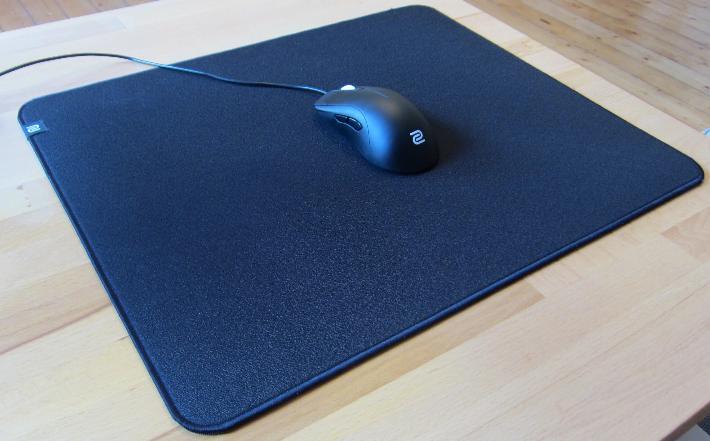 Zowie g sr se. Mouse Pad Zowie. Zowie g-SR se Grey Dark. Zowie BENQ Divina Blue коврик. Zowie GSR мышь.