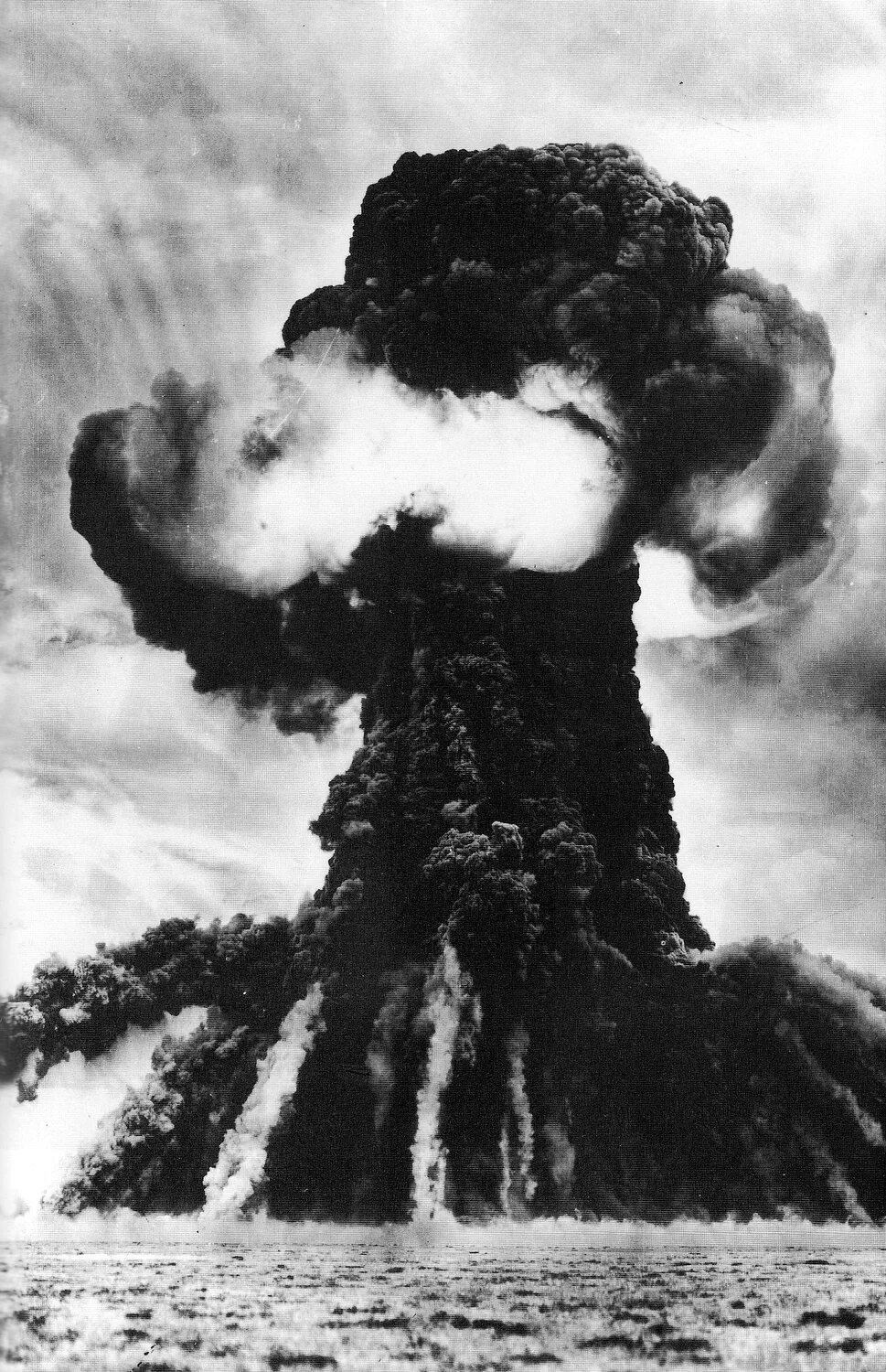 Ссср испытание. Семипалатинск полигон испытания первой атомной бомбы. Атомный взрыв Семипалатинск. Семипалатинский ядерный полигон 1949. Семипалатинский полигон взрыв.