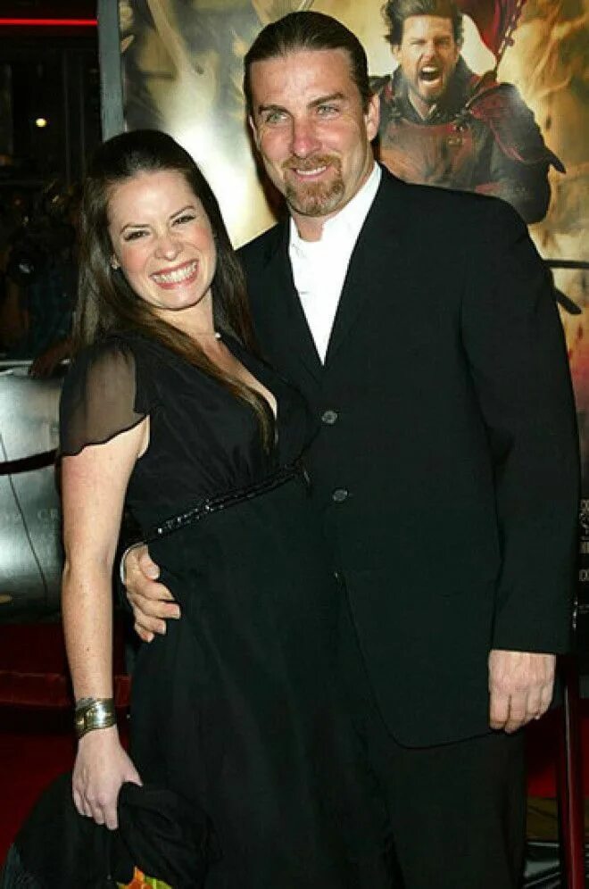 Райли едвард донохо. Дэвид в донохо. Дэвид в донохо. Дэвид донохо и холли. Дэвид в донохо.