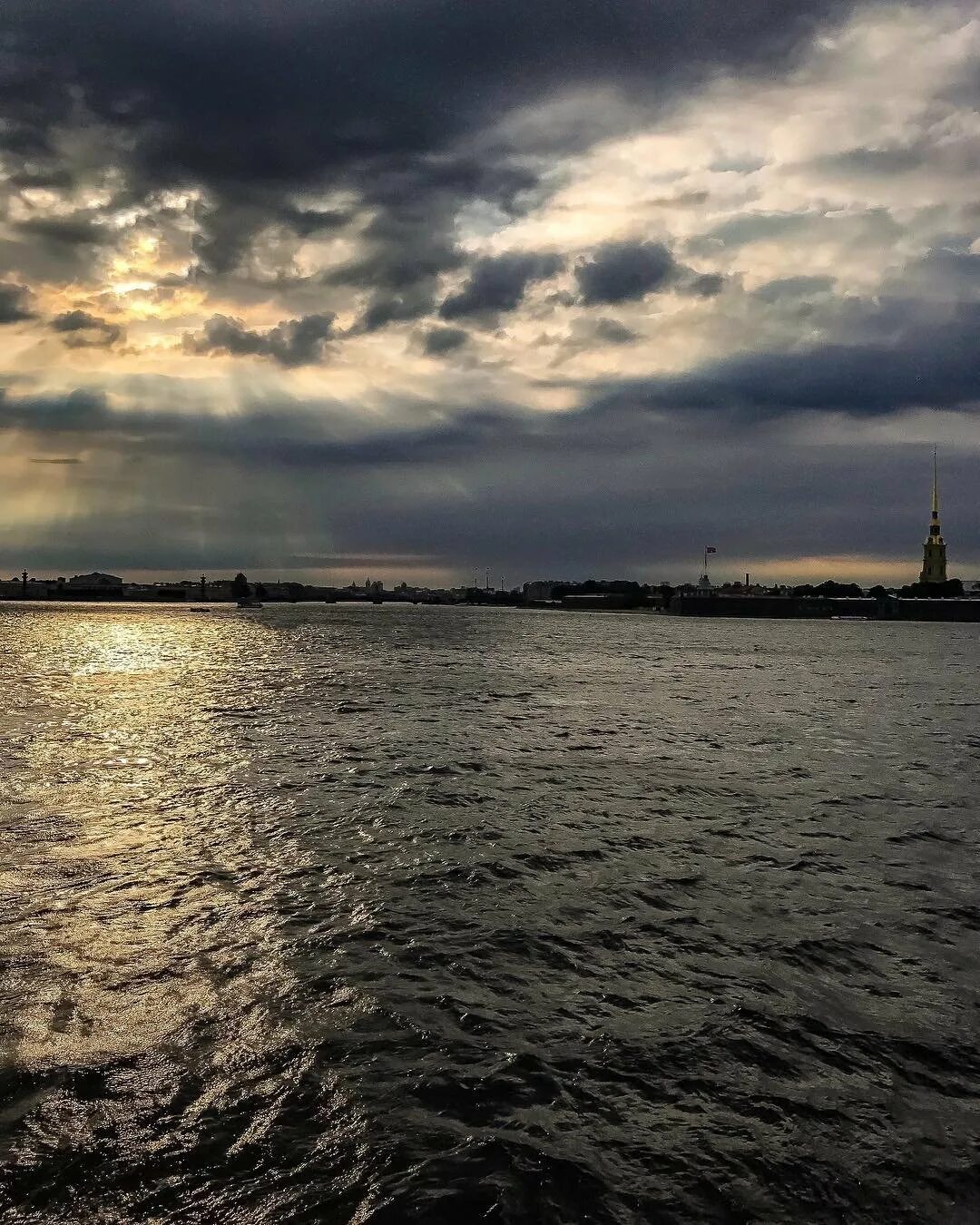 Небо питера. Что сейчас в небе спб. небо в петербурге сейчас. сфоткай небо спб.