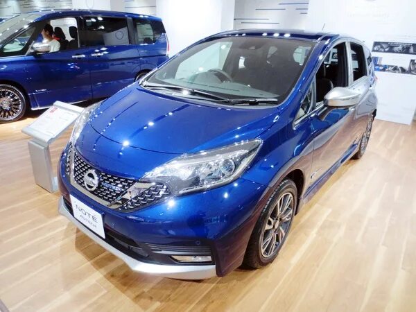 Nissan Note Hybrid 2017. Nissan Note e-Power 2017. Nissan Note гибрид. Nissan Note e-Power autech.