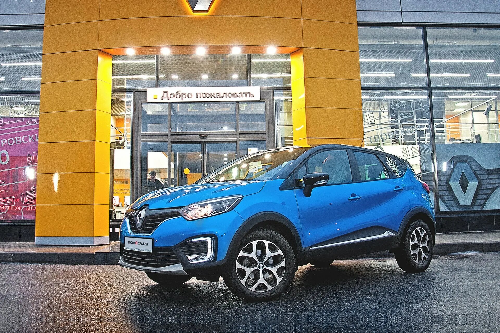 100 renault. Рено Каптур. Рено картуз. Логан Каптур. Новый Рено Каптур.