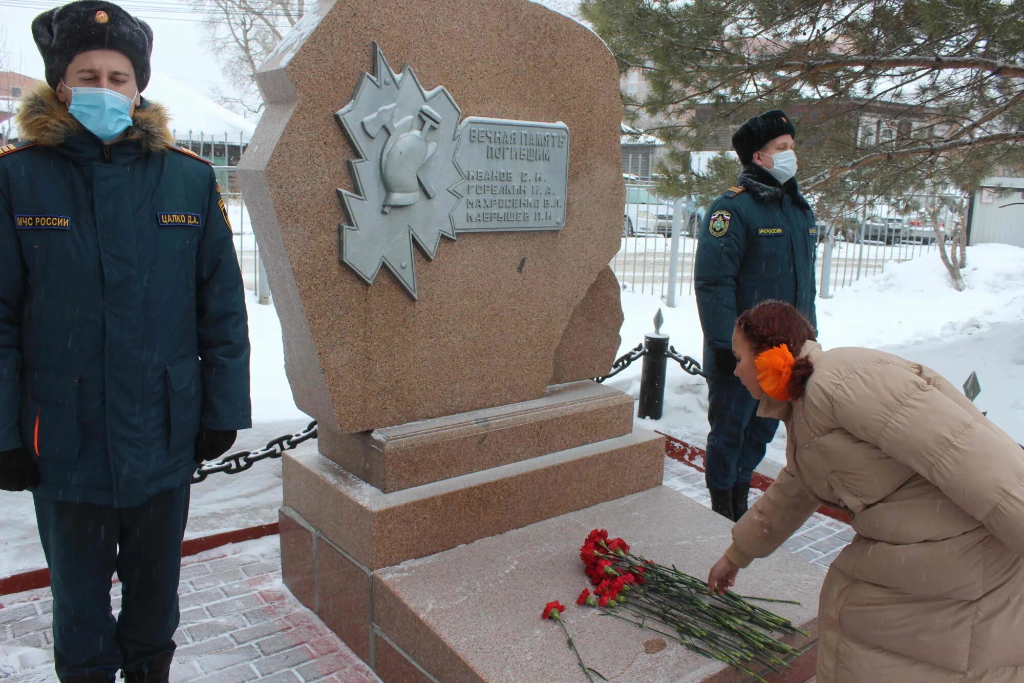 Обязанности пожарного. Служебный долг пожарного. Должностные обязанности пожарного водителя. Служба пожарной охраны. Пожарные.