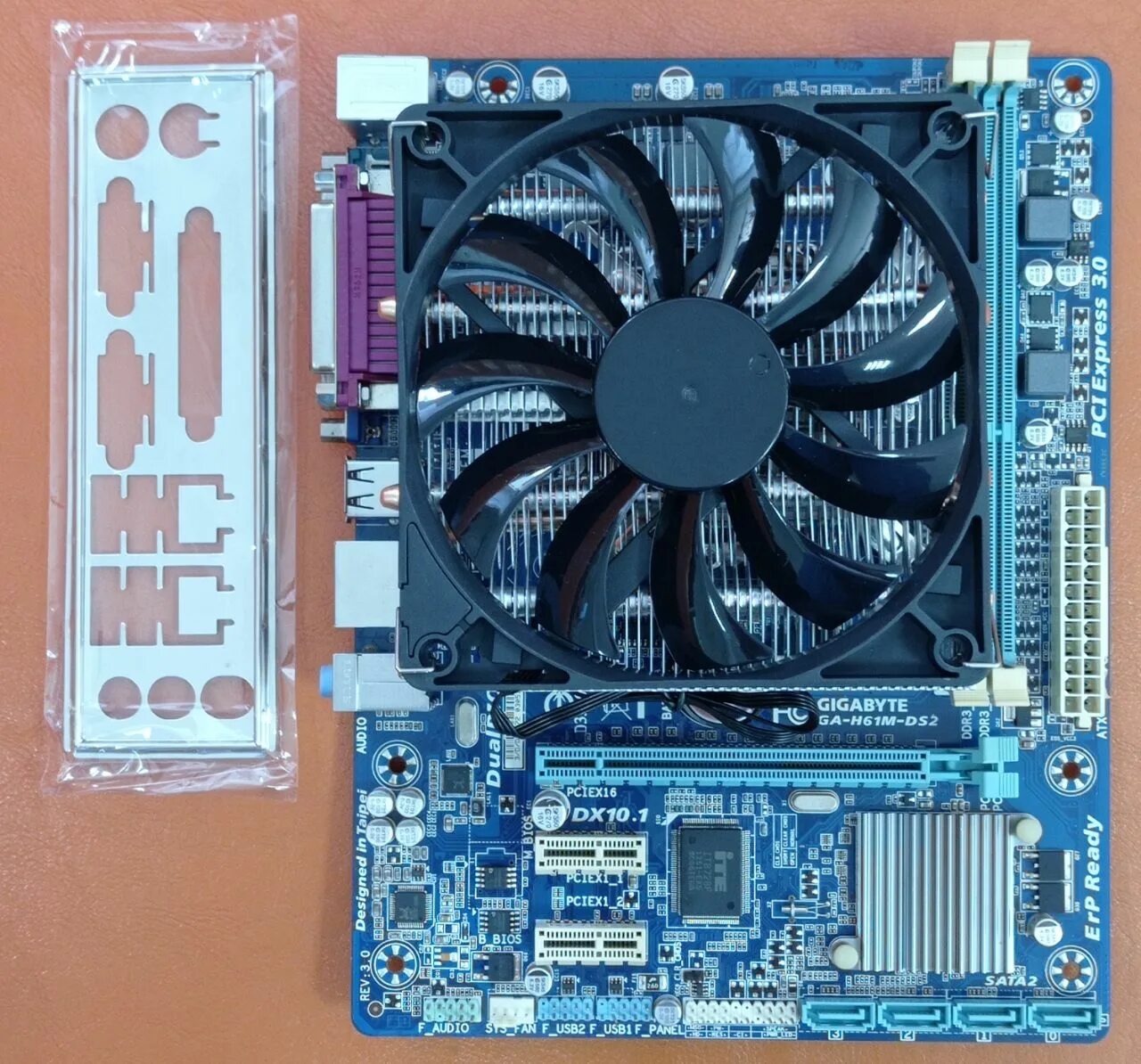 8 ядер 8 потоков. Комплект s1155 гигабайт + процессор. gigabyte 8i845pe pro. gigabyte комплект. 4 ядра 8 потоков.