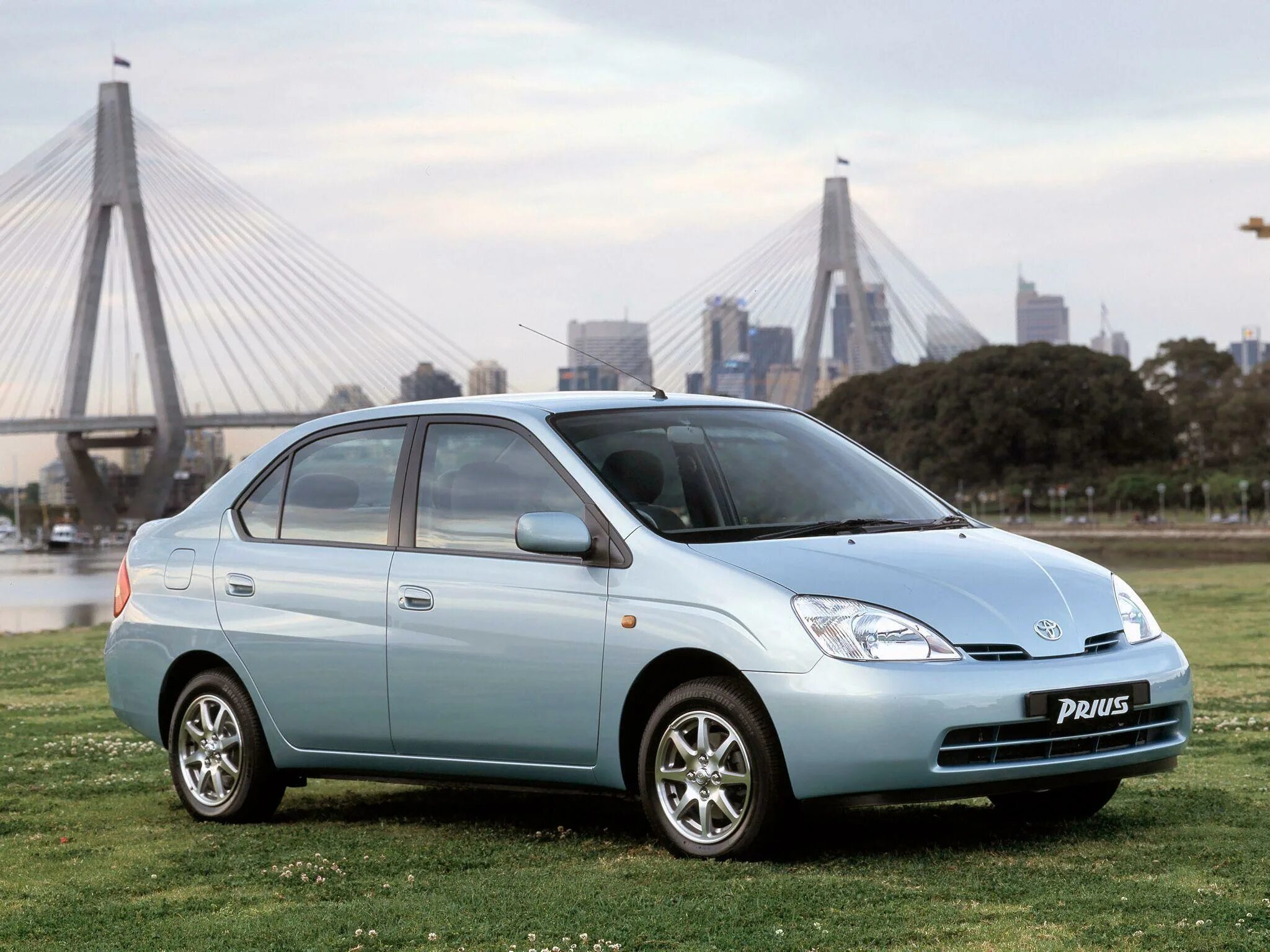 Тойота 11 поколение. Toyota Prius nhw11. Тойота Приус 2001. Toyota Prius 11. Prius 10.