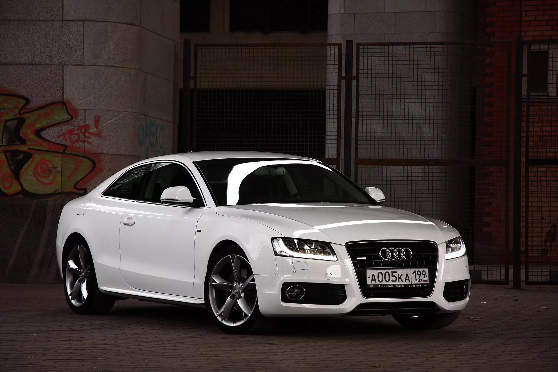 Белая 05. Ауди а5 кватро. Audi a5 купе 2011. Audi a5 Sportback белая. Audi a5 Coupe White.