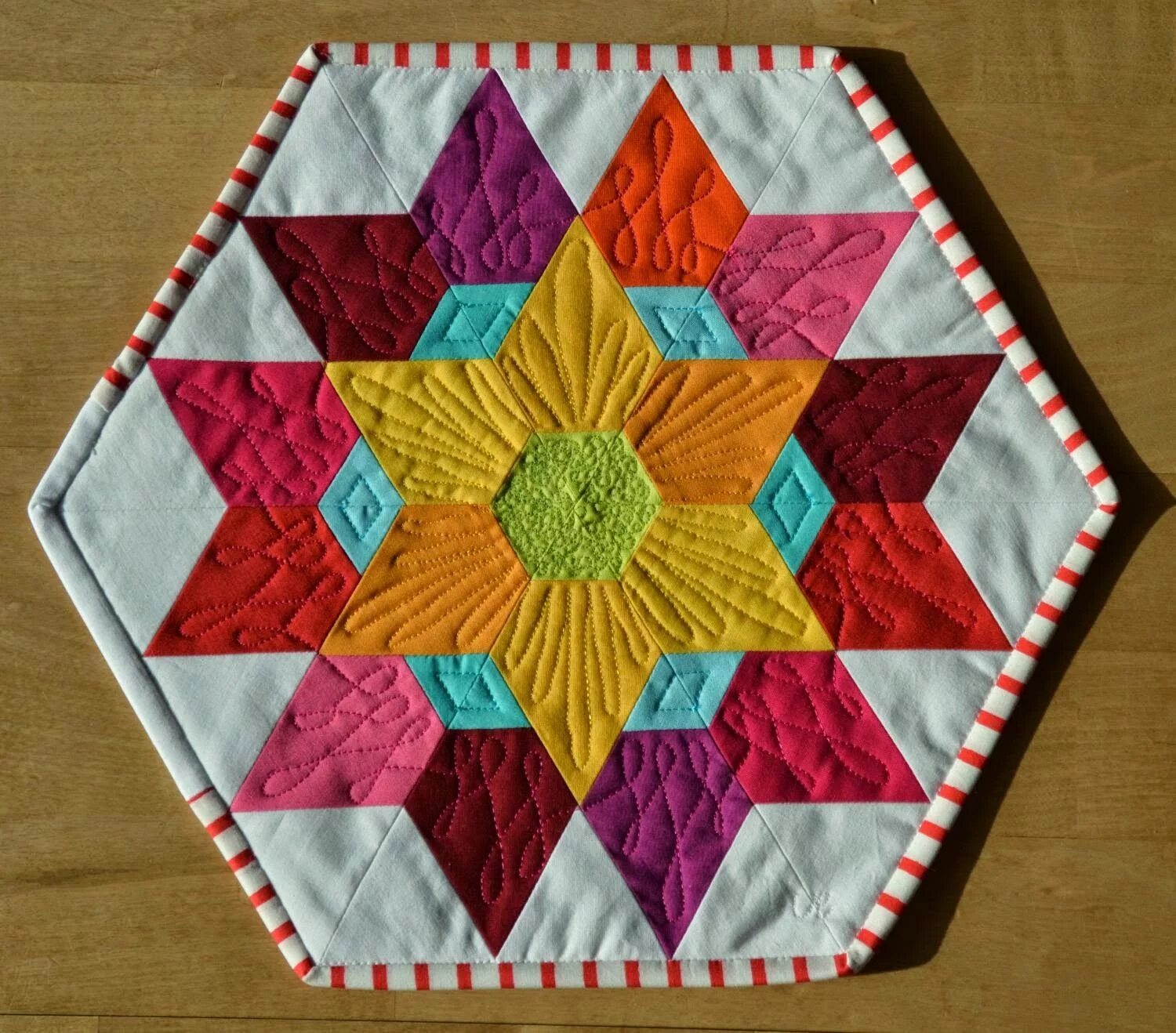 Лоскутные мотивы. Лоскутное одеяло. Пластика пэчворк. Мелкая лоскутная пластика. Лоскутное шитье мастер класс.