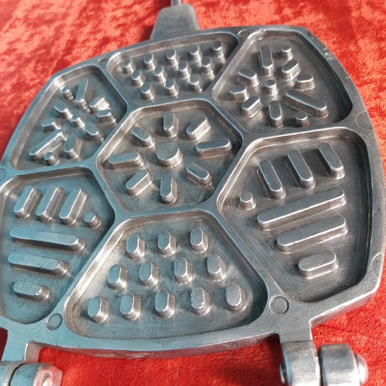 Вафельница олимпийский мишка. Советская форма для печенья. Советские формы для выпечки. Советские формочки для выпечки. Форма для выпечки на газу.