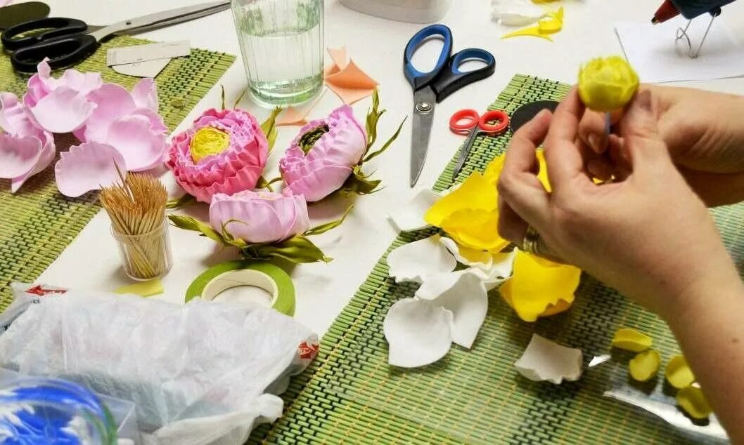 Мастер классы подробно. Цветы из фоамирана. цветы из фоамирана для детей. необычные мастер классы. рукоделие мастер классы.