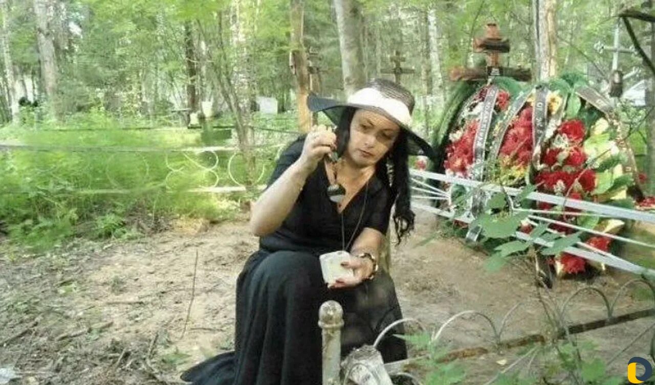 Кк навести карму на человека. Навести порчу на кладбище. Навести порчу на смерть. Магические ритуалы на кладбище. Магические ритуалы на кладбище.