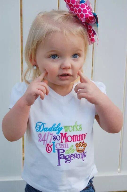 Конни роуз сиборн фото. Рождение ребенка 2 годика девочке. Ребенок девочка. Модель даун конни роуз. Айра браун маленькая.