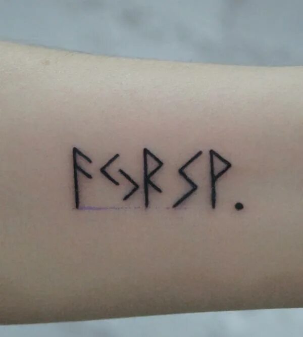 руны для привлечения любви. руны и рунические ставы и формулы. руны на руку на любовь. руны для привлечения любви и брака формулы. руны для привлечения любви.