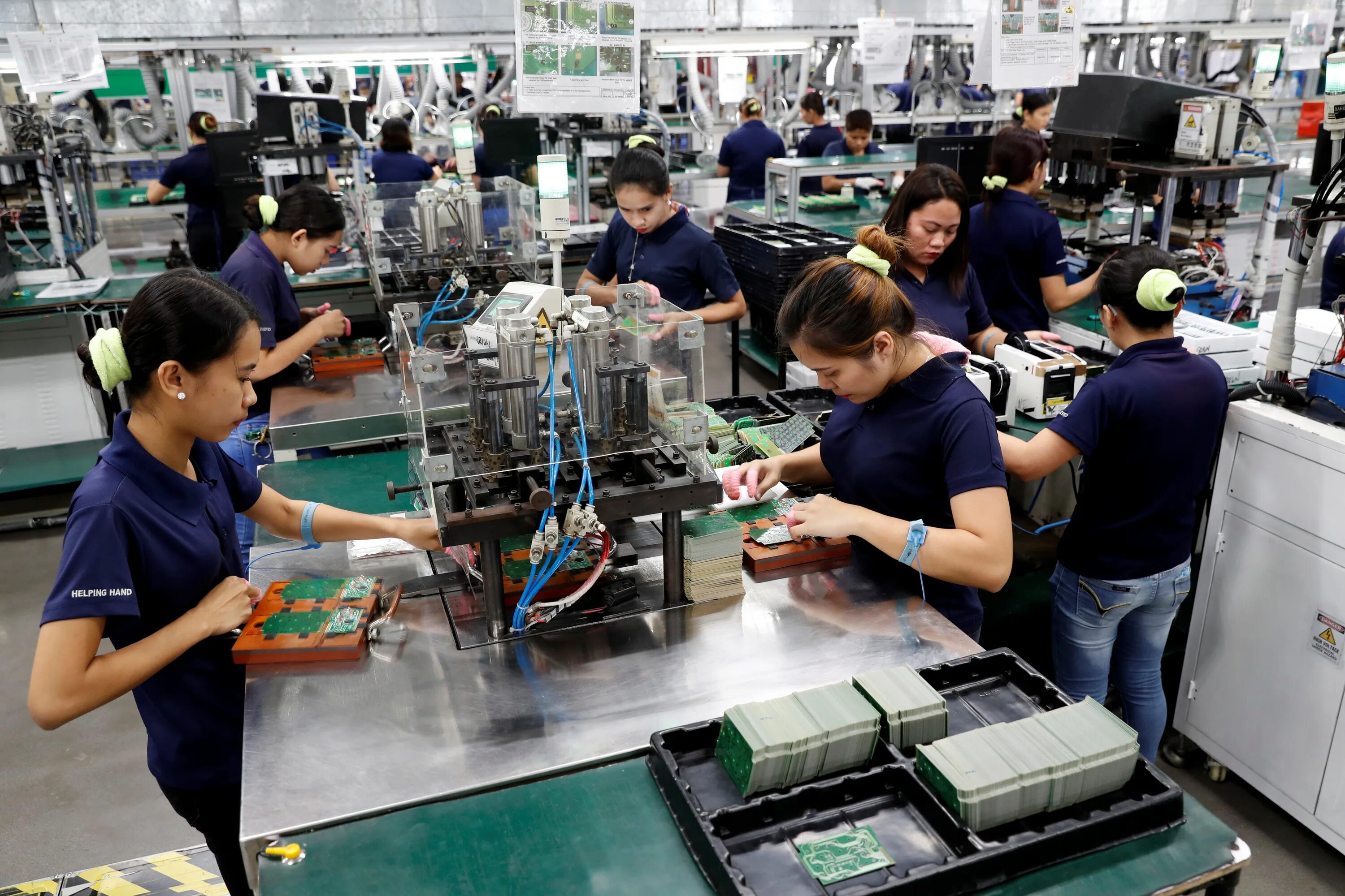 Sharing factory. Филиппины электроника. assembly line. филиппины производство электроники. factory soji electronics.