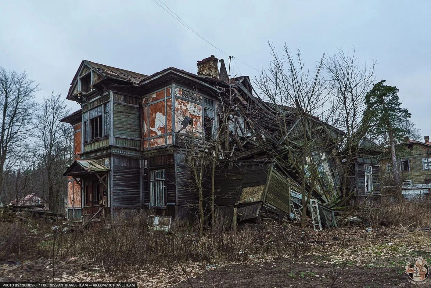 Домик на окраине скоро он будет снесен. Дача Шауба Ольгино. Заброшенные особняки на болотах новый Орлеан. Особняк Ташейт в Ольгино. Дом Шауба в Лахте.