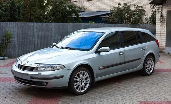 Купить renault laguna 2. Renault Laguna 2002. Рено Лагуна 2002. Рено Лагуна 2002 года. Рено Лагуна 3 универсал 2002.