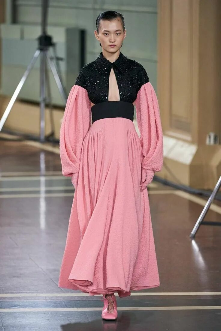 Emilia wickstead dress. Платье оливкового цвета вечернее. Вики викстед. Emilia wickstead dress. Emilia wickstead 2015.