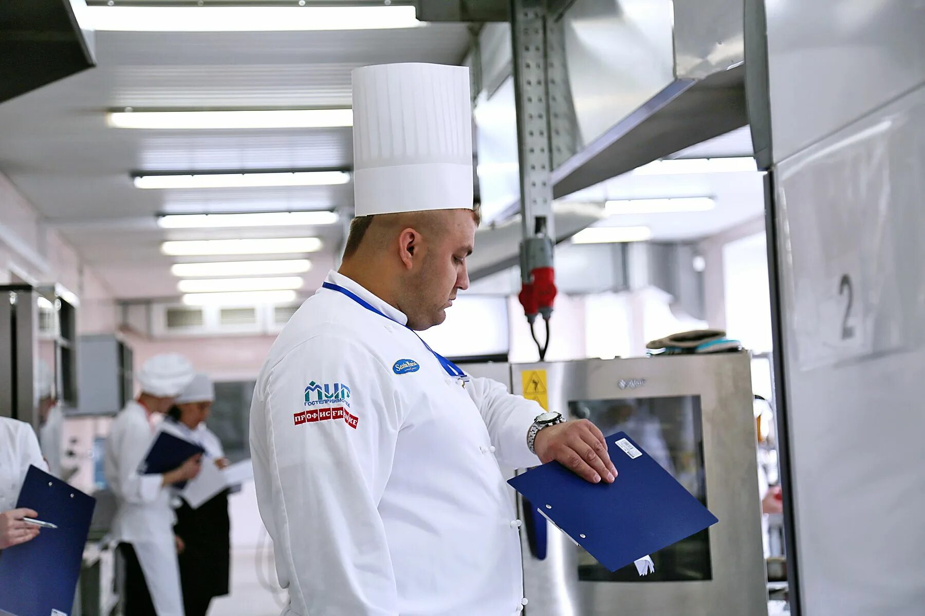 Профессии после 9 класса владивосток. Колледж вгуэс владивосток специальности. Вгуэс колледж владивосток после 9. Вгуэс артем. Профессии колледжа метрополитена.