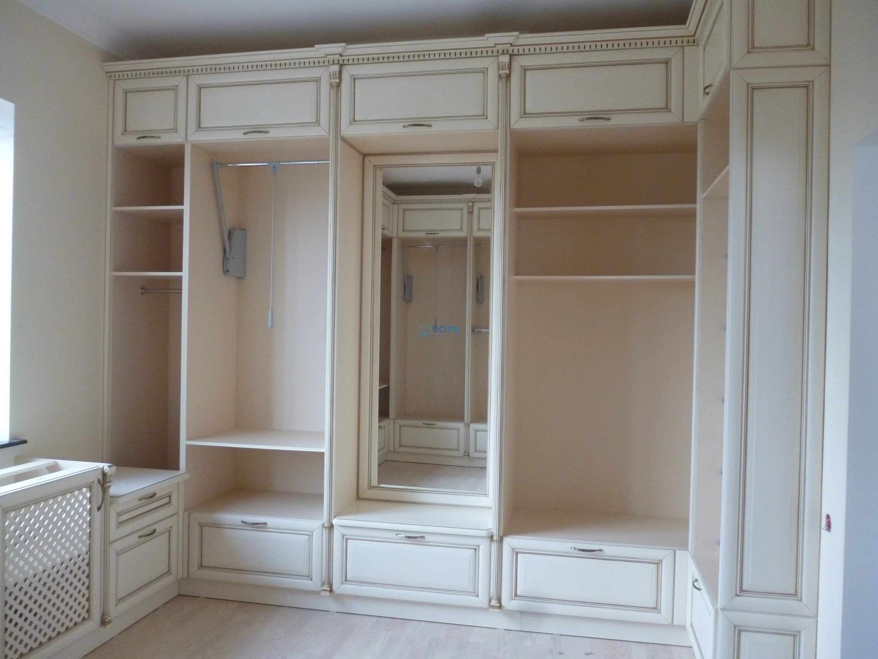 Корпусные шкафы купе. Встроенный шкаф в коридор. Встроенная мебель на заказ москва. Встроенный шкаф. Встроенный шкаф.