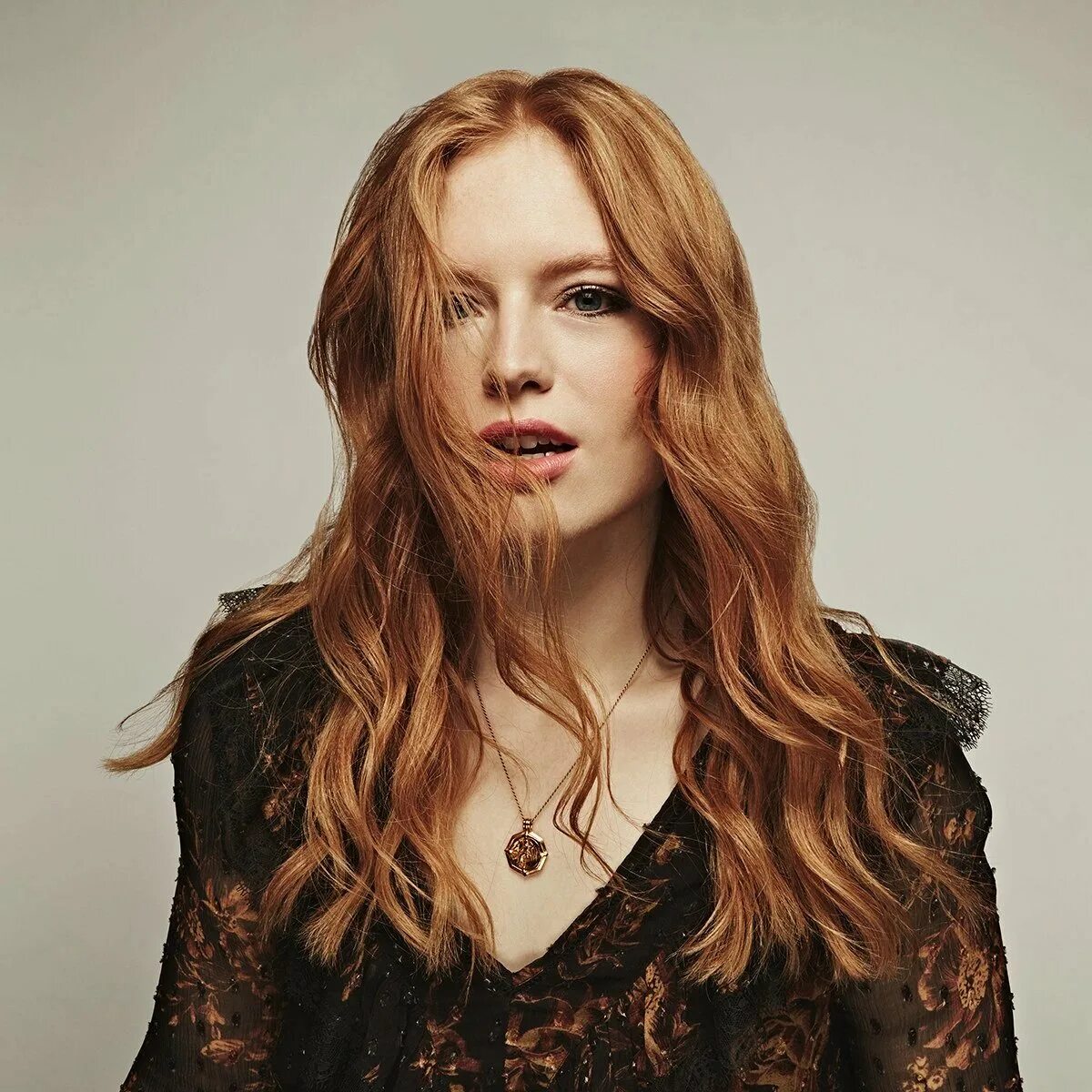 Freya ridings фото. Freya ridings i can t hear. Freya ridings певица. Freya ridings i can t hear. Фрея ридингс.