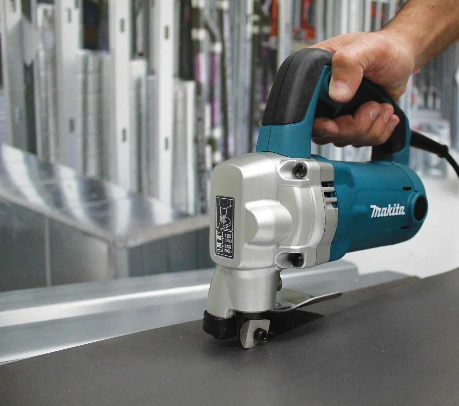 Ножницы электрические шлицевые. Makita js3201. листовые электроножницы makita js1602. ножницы лист, 710вт, 1600об\м, рез-3.2мм, 3.4кг, makpac, minrреза-50мм, makita, ( js3201j. ножницы по металлу электрические макита.