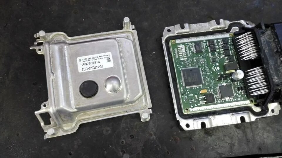 6. Разобрать блок управления двигателем. Эбу bosch me17. Электронный блок управления автомобиля. 9.