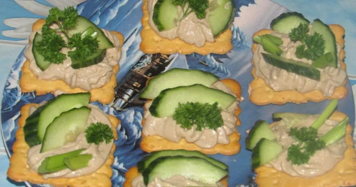 бутерброды с печенью минтая на праздничный стол. бутерброды с печенью минтая. паштет из печени минтая. бутерброды с печенью минтая рецепты. бутерброды с печенью минтая рецепты.