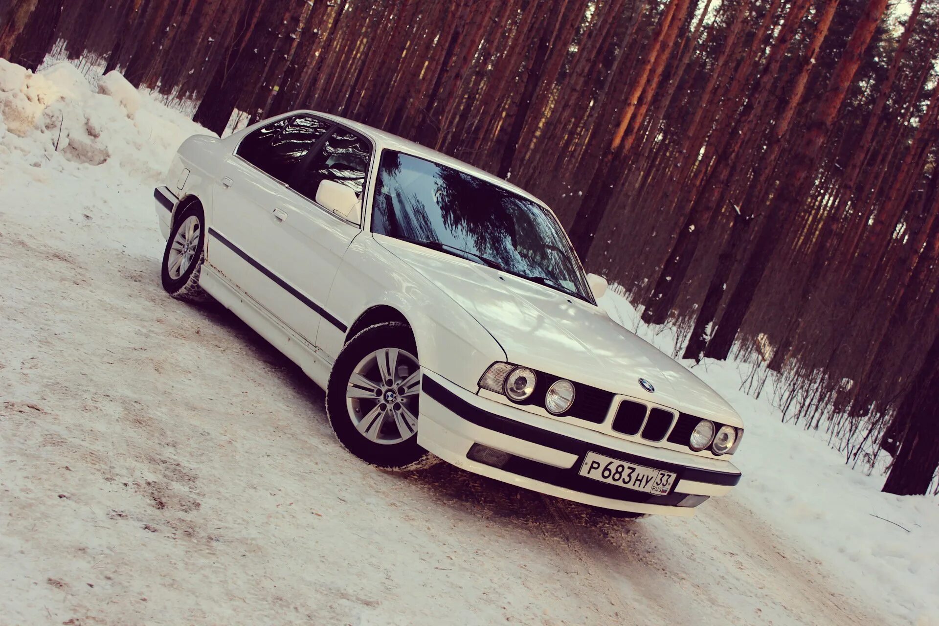 Е34 белая. BMW e34 белая. БМВ 34 белая. БМВ е34 белая. BMW e34 зима.