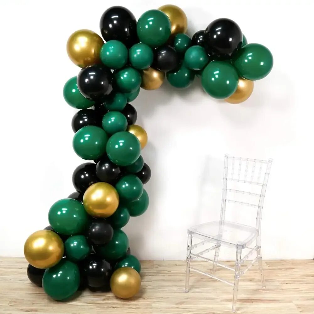 Зеленый золотой шары. Гирлянда из шаров. Изумрудные шары. Черно зеленая гирлянда из шаров. Гирлянда из зеленых шаров.