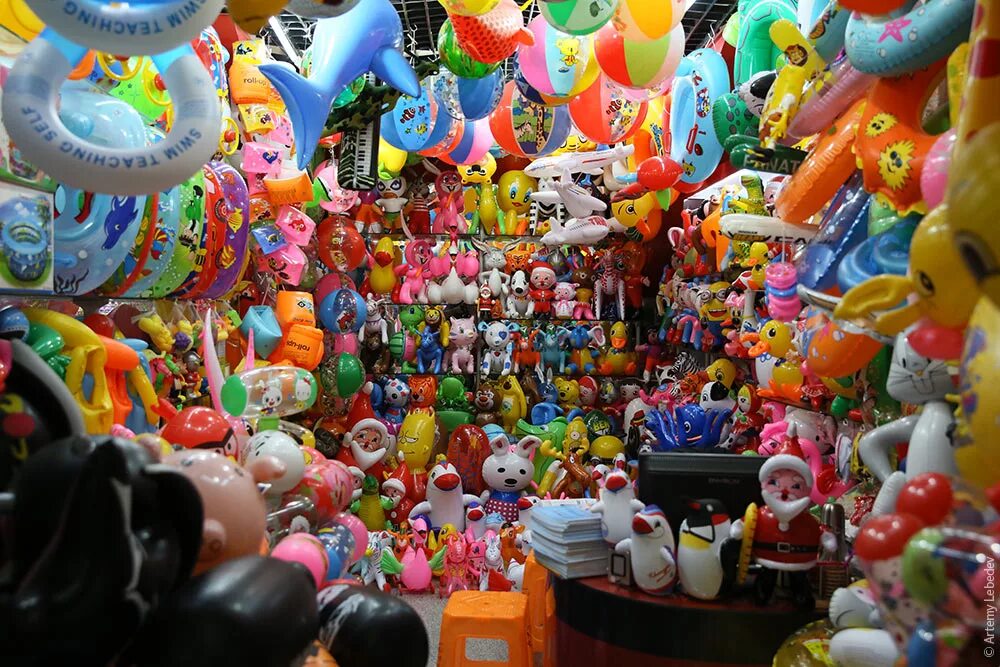 Китайские игрушки. Рынок игрушек. Китайские детские игрушки. Базар игрушки. Дешевые игрушки от производителя дешево