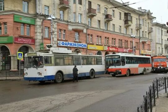 Остановка художественный музей иркутск фото Какой-то автобус Необычное непознаваемое Дзен