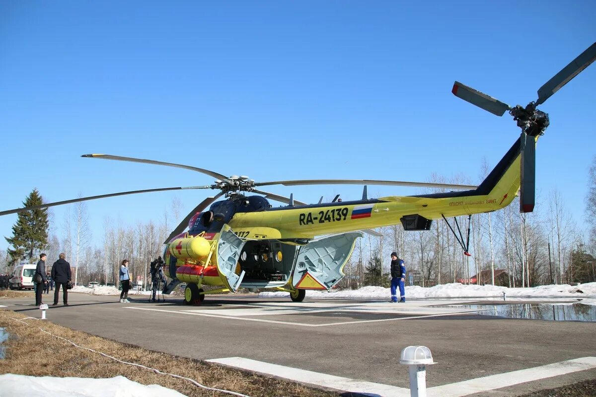 Вертолет ми-8 санавиации. Санитарный вертолет ансат. Вертолетная экскурсия карелия. Ми-8 эвенкия. Вертолёт ми-8 мтв-1.