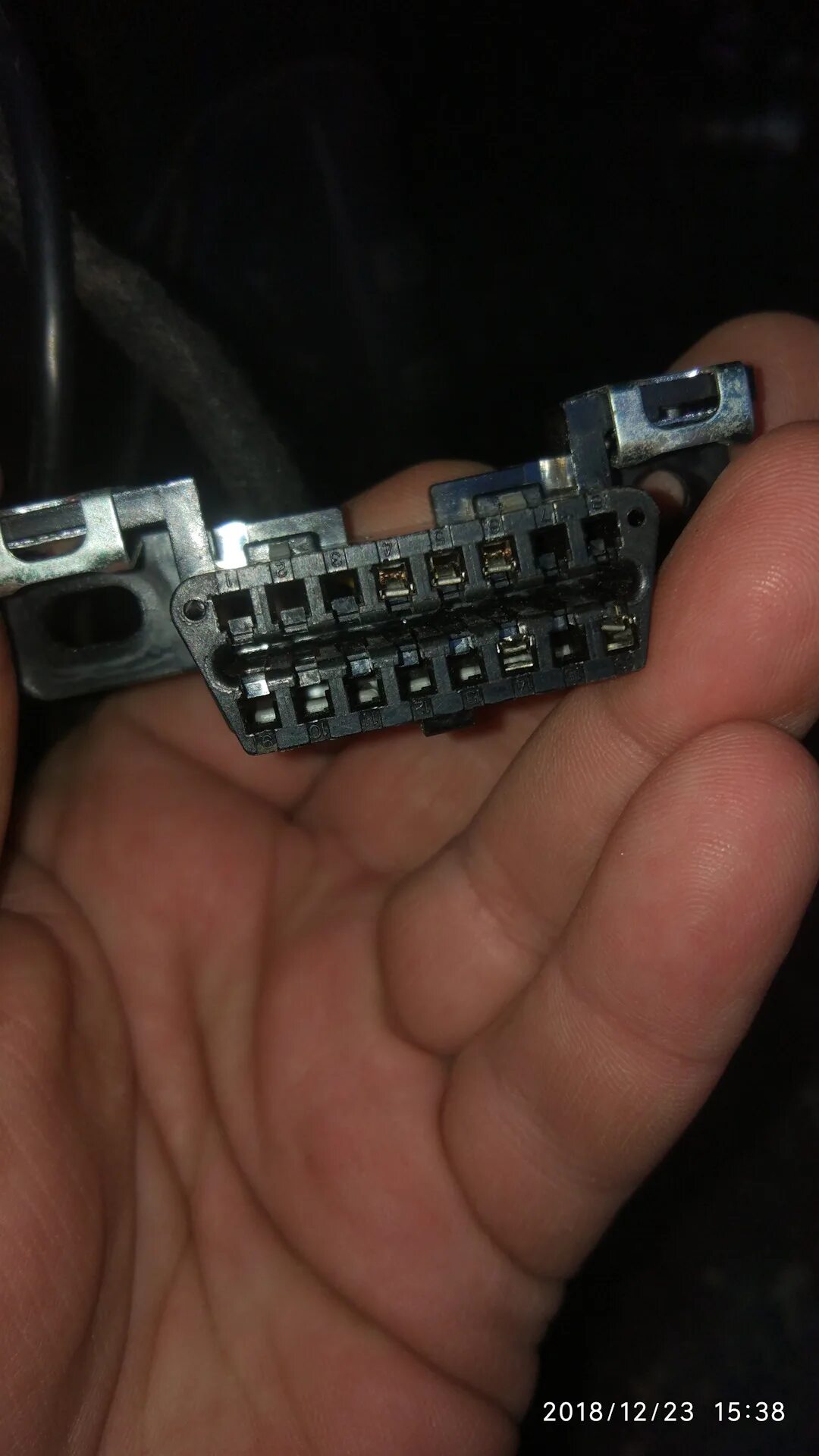 Obd vesta. Obd vesta. Разъём obd2 лада ларгус кросс. Лада веста разъем obd2. Obd разъем лада веста.