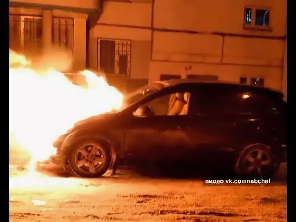 Горит ауди q7. 4 девушки в ауди машине заживо сгорели. в ауди&quot; сгорели заживо три девушки в белоруссси.