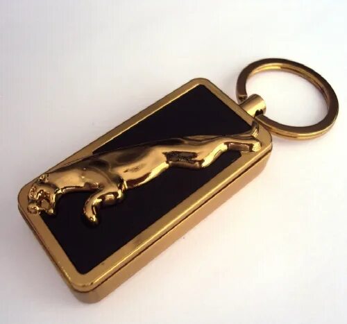 креативные зажигалки. бензиновые зажигалки брелки. фирменный брелок сигарет pleasure lights. Honest bcz474-1 бензиновая зажигалка. бутановая зажигалка- китайская.