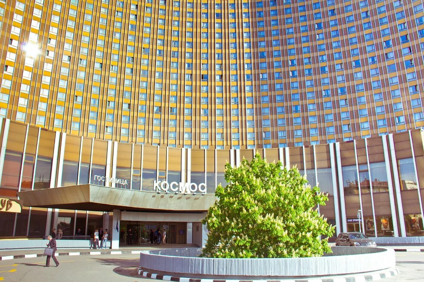 Площадь отеля космос. Гостиница космос 2025. гостиница космос тюмень. гостиница космос москва улица дубининская. отель космос москва внутри.
