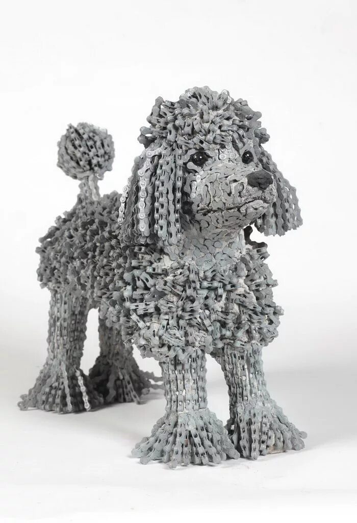 Большая собака своими руками. Скульптуры из велосипедных цепей. Собака из необычных материалов. Скульптура собаки. Скульптура собаки из металла.